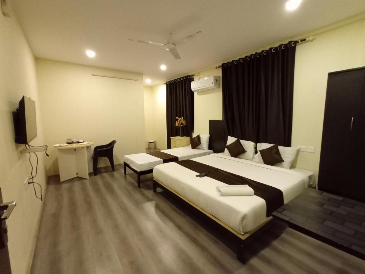 Crescent Shine Hotel 3*
