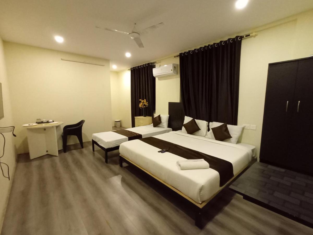 Hotel Crescent Shine