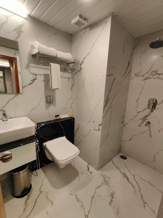 Hotel Iva By Skr A Petrichor *