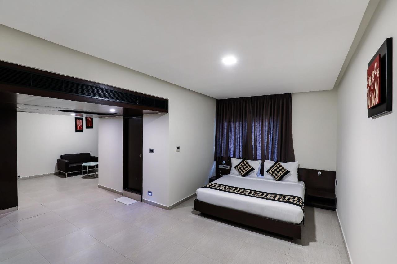 Collection O 30004 Malleswaram Hotel