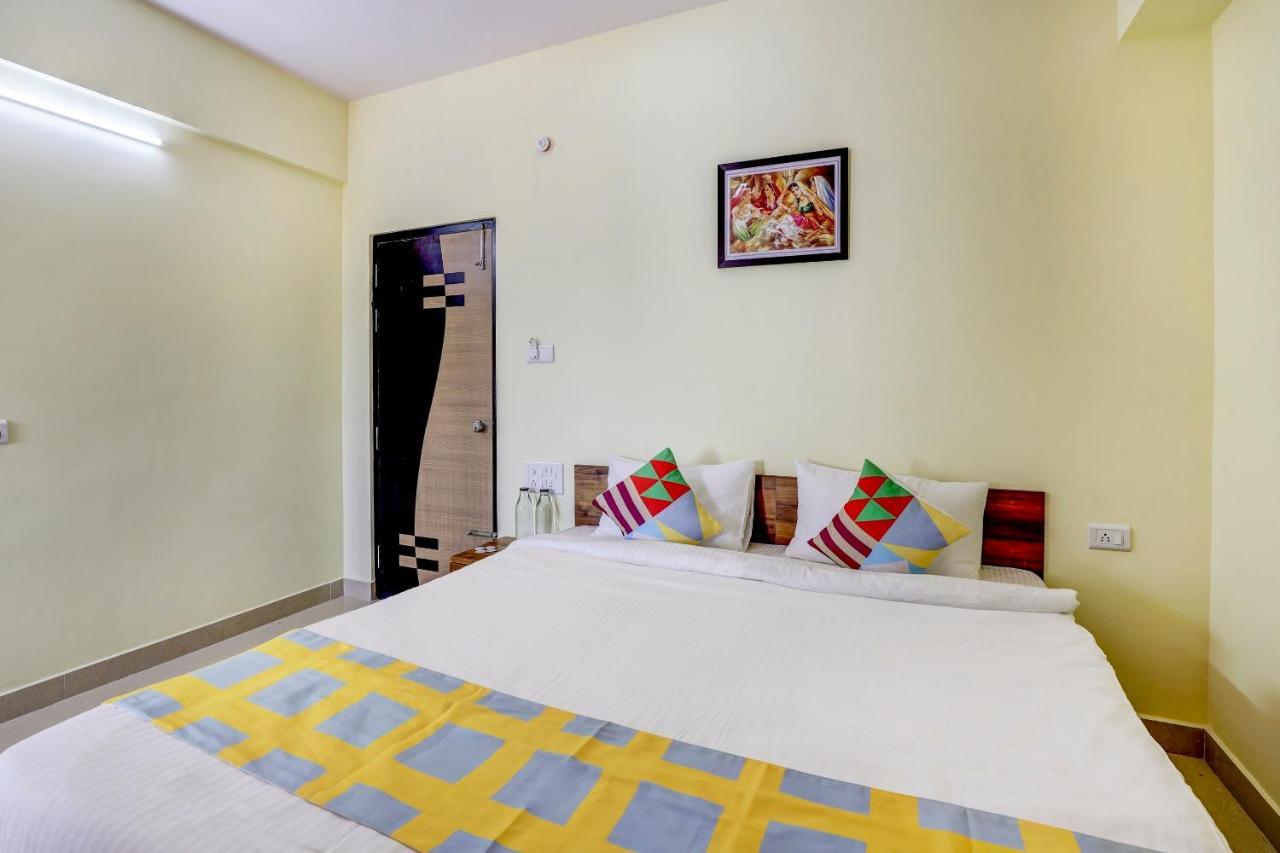 Hotel Oyo Capital O Swayamkrushi Arcade 3*