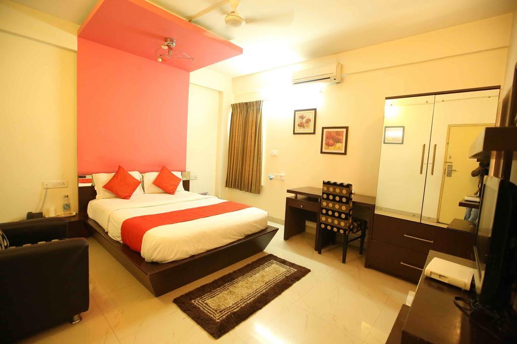 Zo Domlur Flyover Hotel