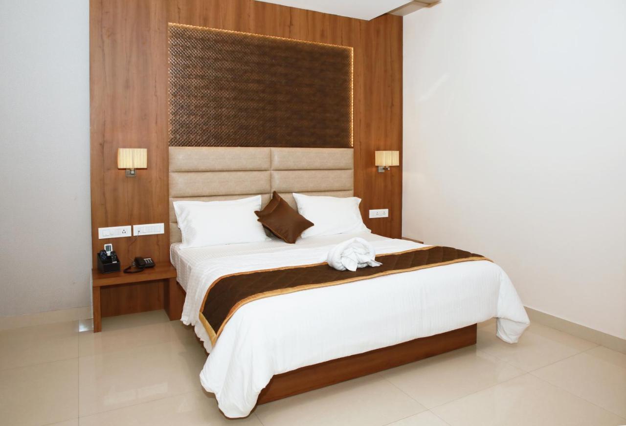 Vishal Grand Luxury Hotel 3*