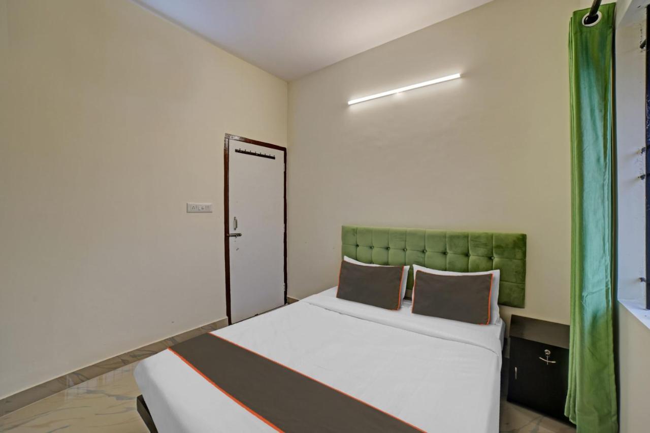 Collection O Sunshine Studio Hotel
