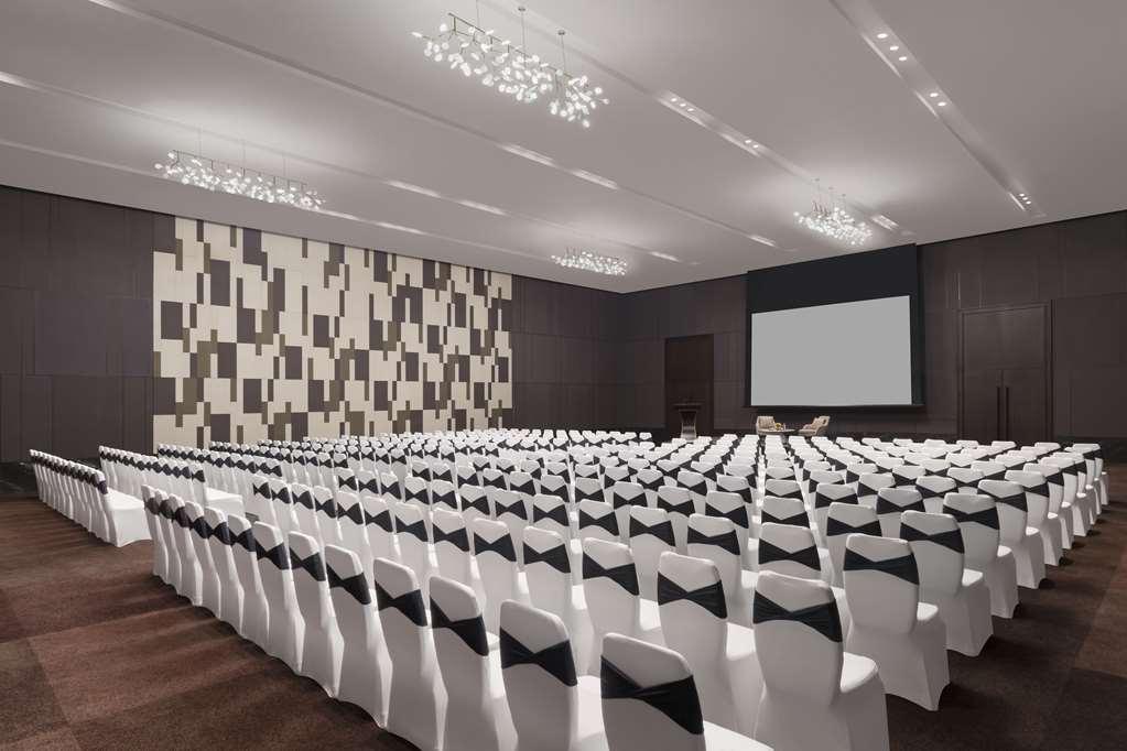 Hotel Hilton Embassy Manyata Business Park *