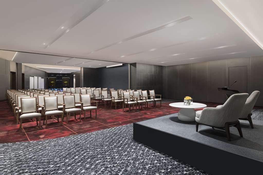 Hilton Embassy Manyata Business Park *