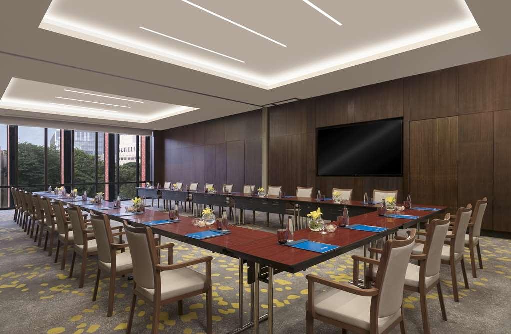 Hotel Hilton Embassy Manyata Business Park *