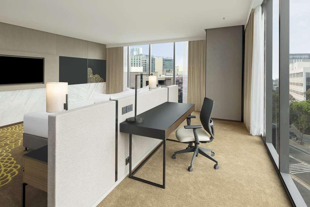 Hilton Embassy Manyata Business Park Hotel *