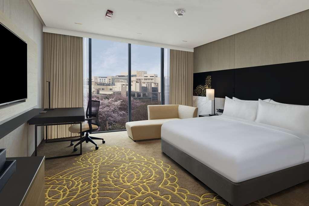 Hilton Embassy Manyata Business Park * Bangalore