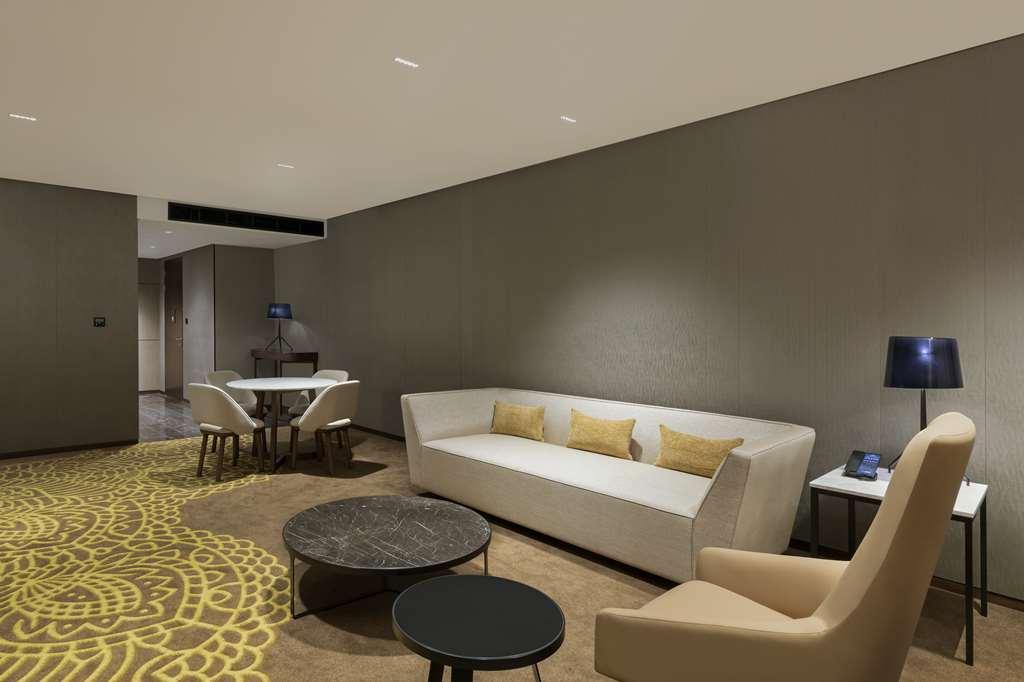Hotel Hilton Embassy Manyata Business Park