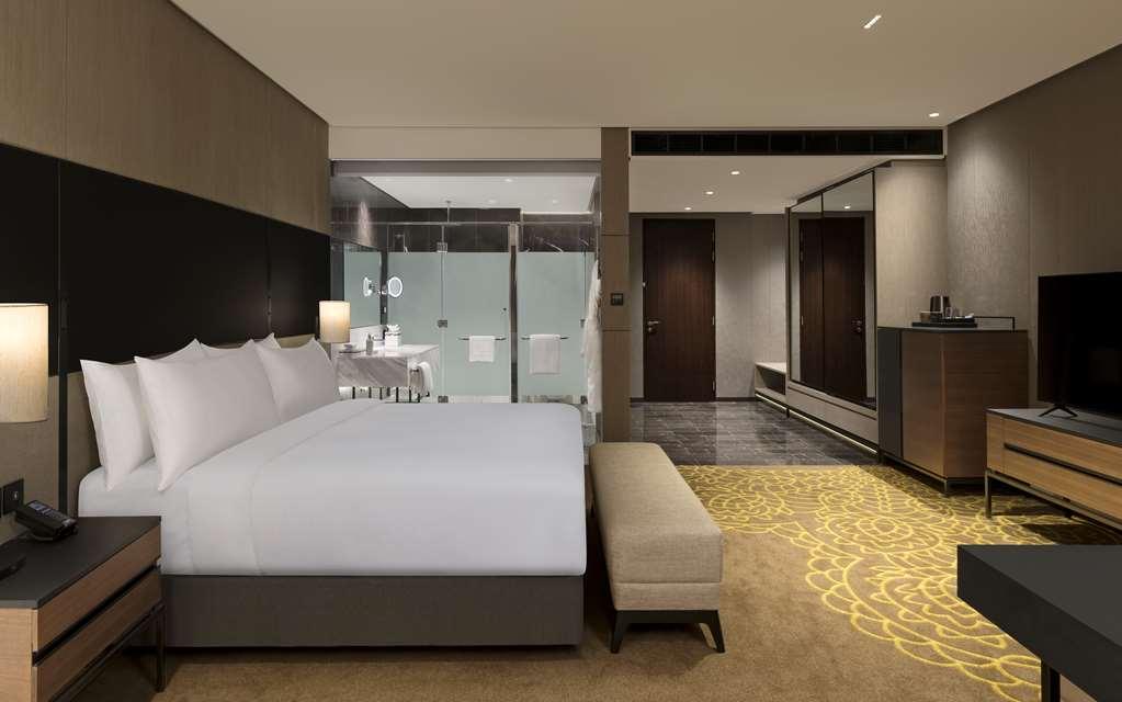 Hilton Embassy Manyata Business Park Hotel