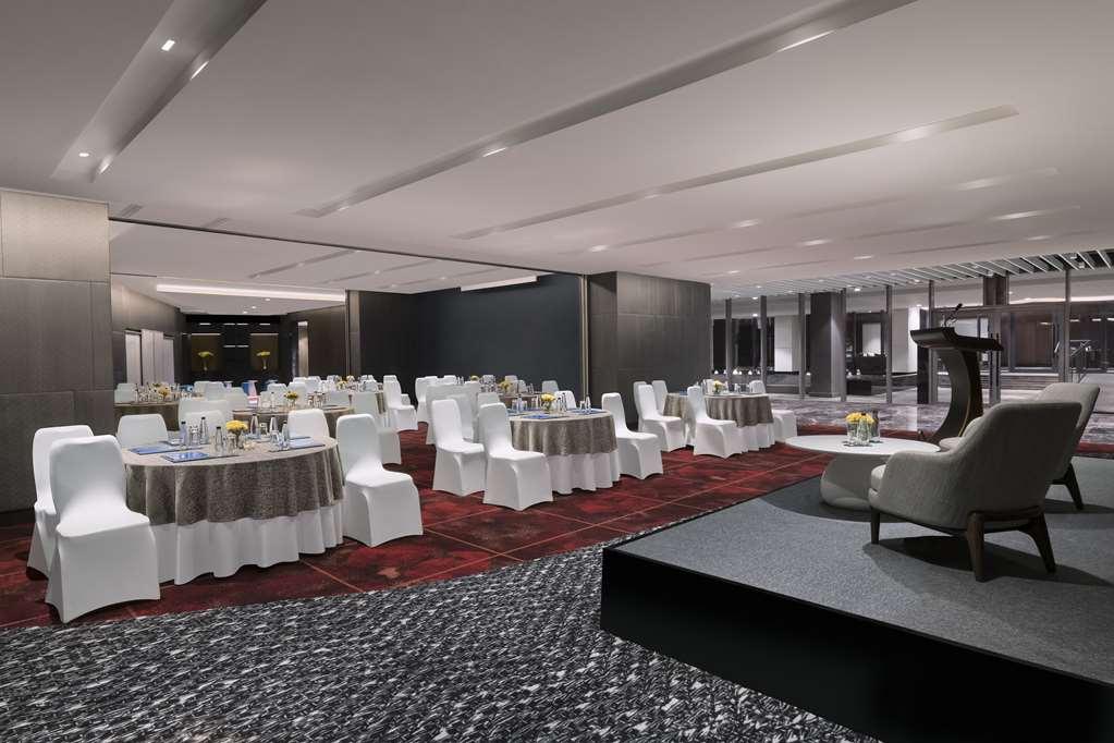 Hilton Embassy Manyata Business Park * Bangalore