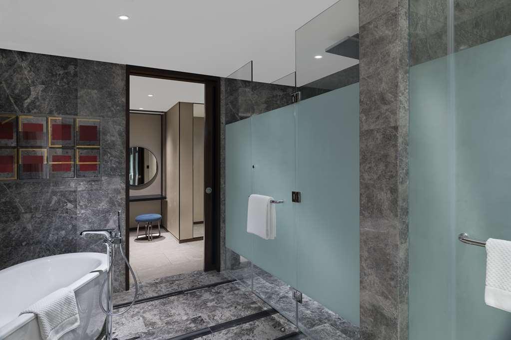 Hotel Hilton Embassy Manyata Business Park