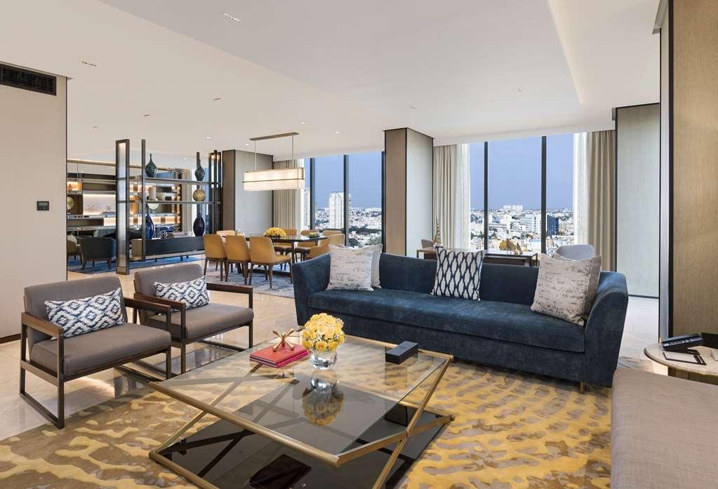 Hilton Embassy Manyata Business Park Hotel Bangalore