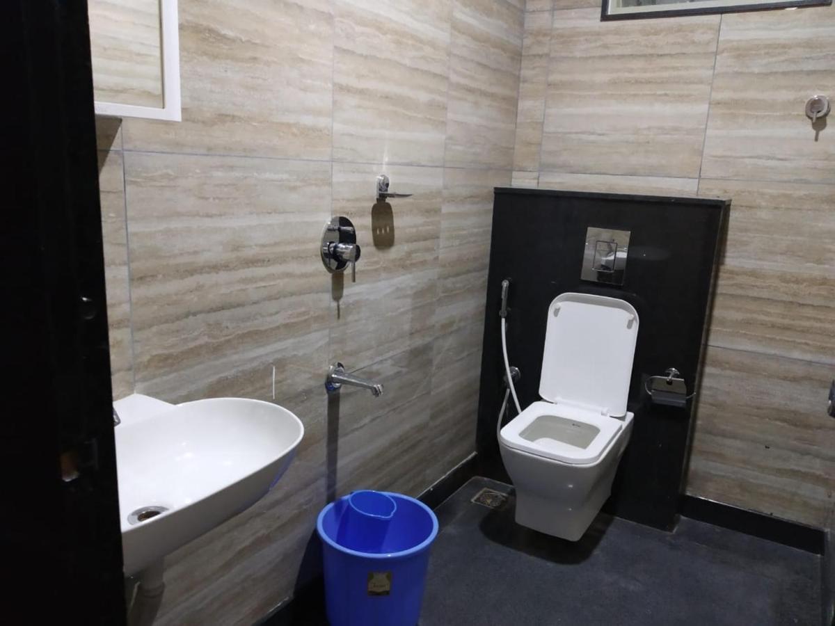Dunhill Jungle View Hotel