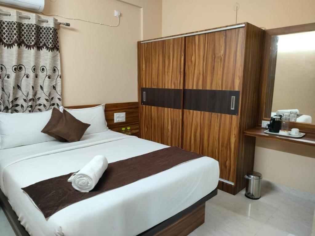 Golden Chariot 1bhk Flat Manyata Tech Park Hotel Bangalore