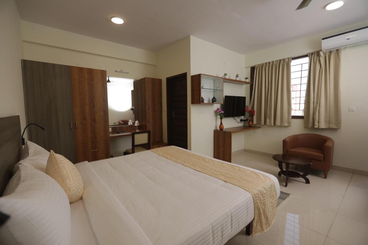 Elysian Grand Hotel 3*