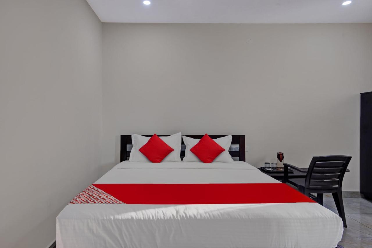 Oyo V G Grand Hotel