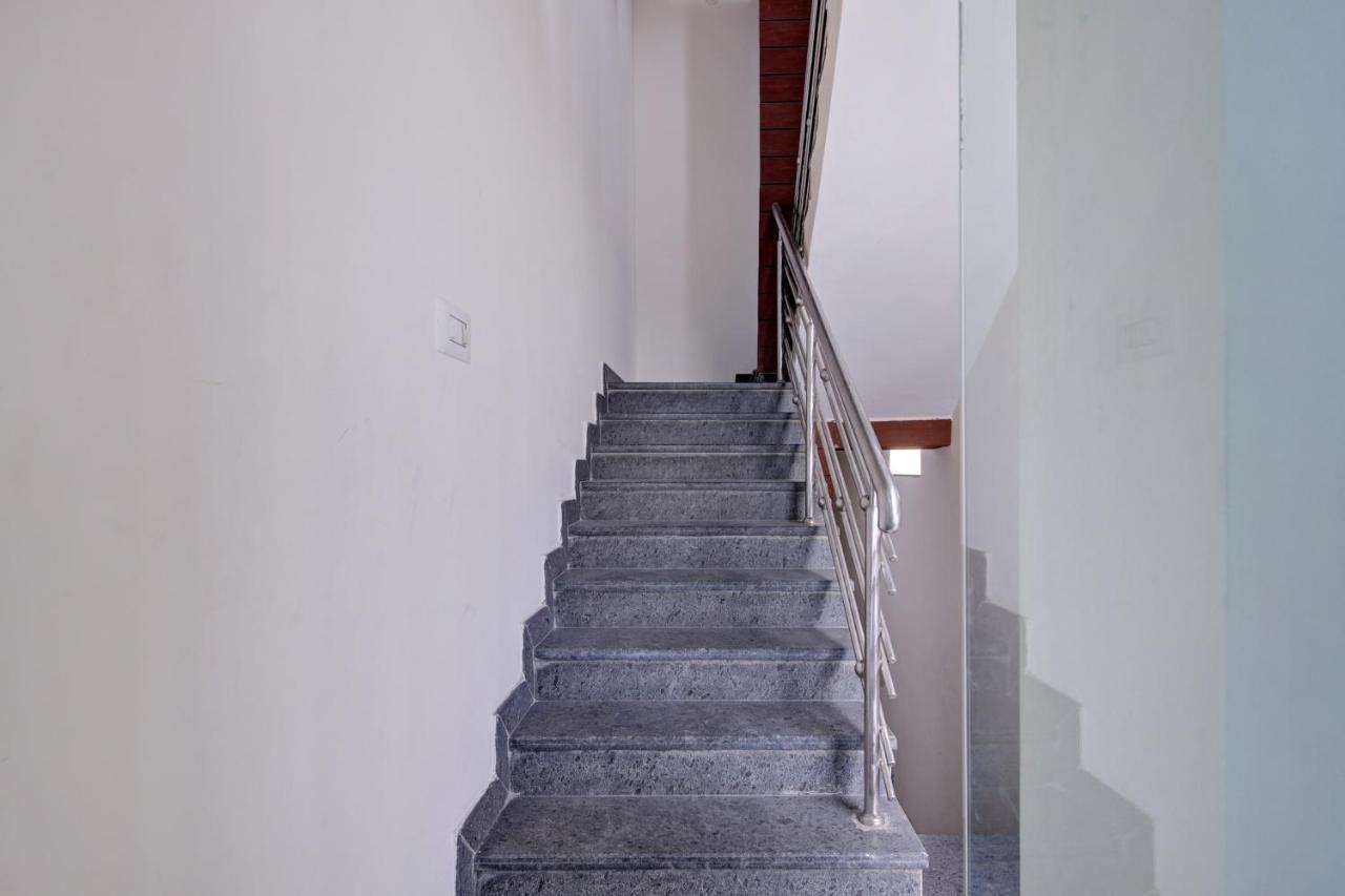 Hotel Oyo V G Grand