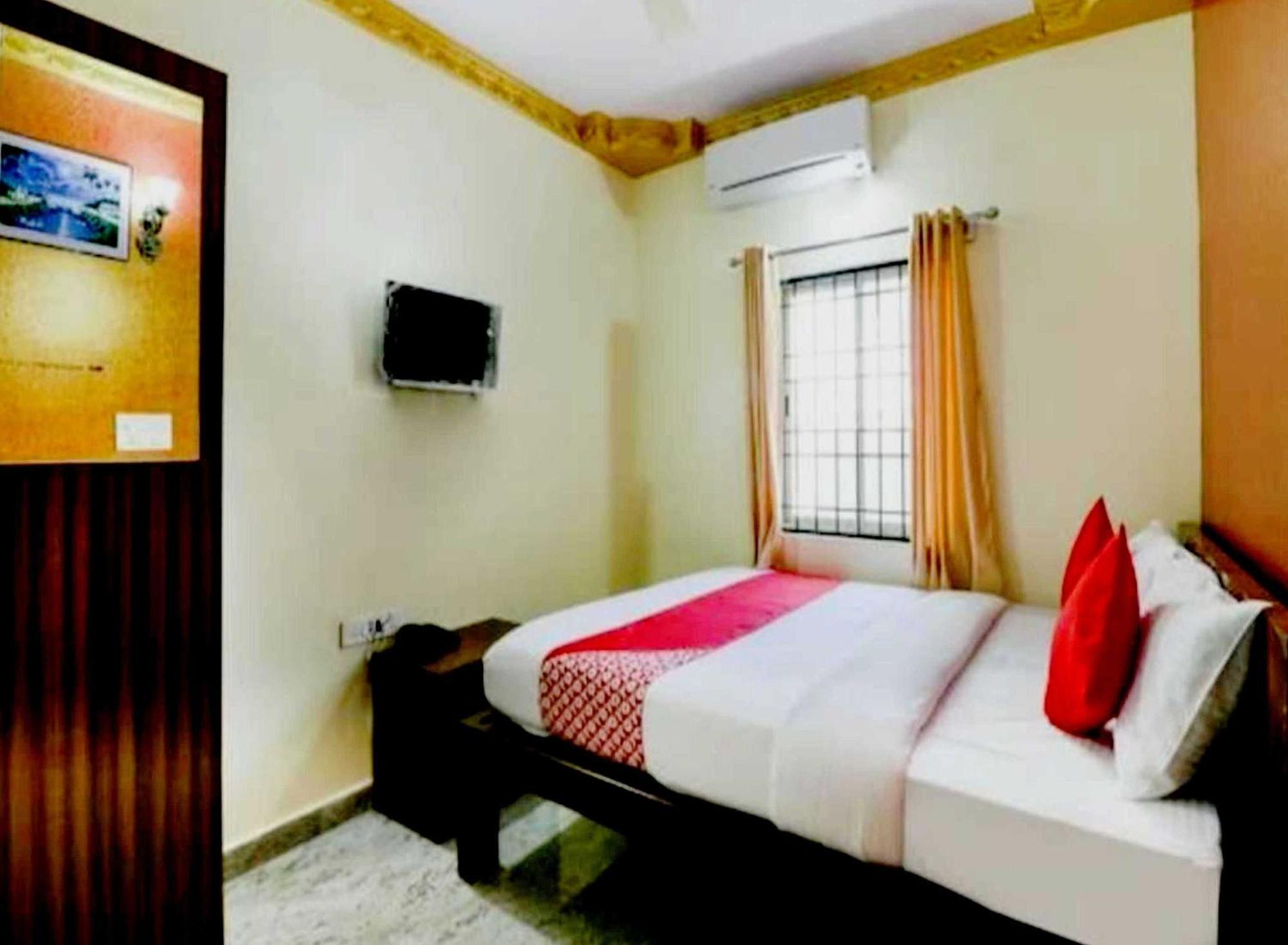 Hotel Collection O Emara Galaxy Executive Bangalore