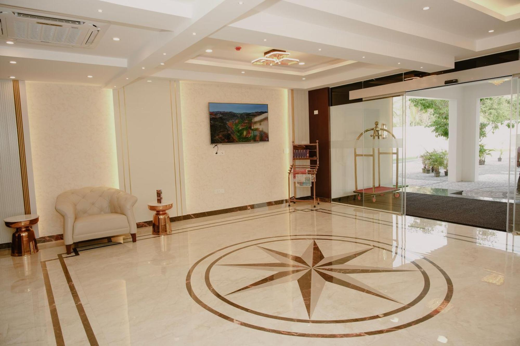 Hotel The King's Meadows Bangalore