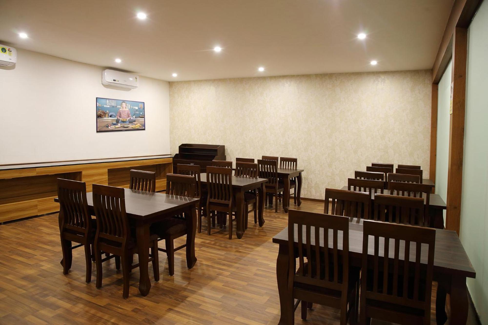 Hotel Fabhotel Prime Zing 3*