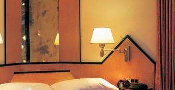 Oyo 14204 Comfort Residency Hotel