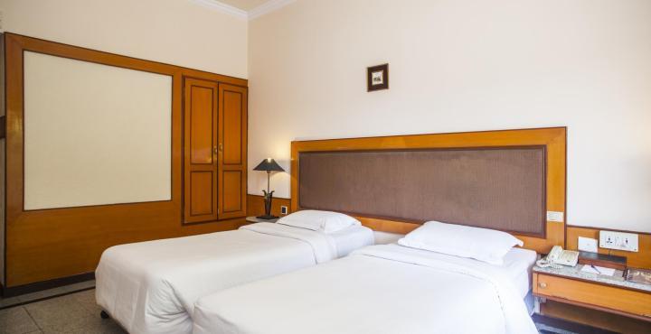 Hotel Ashraya International 3*
