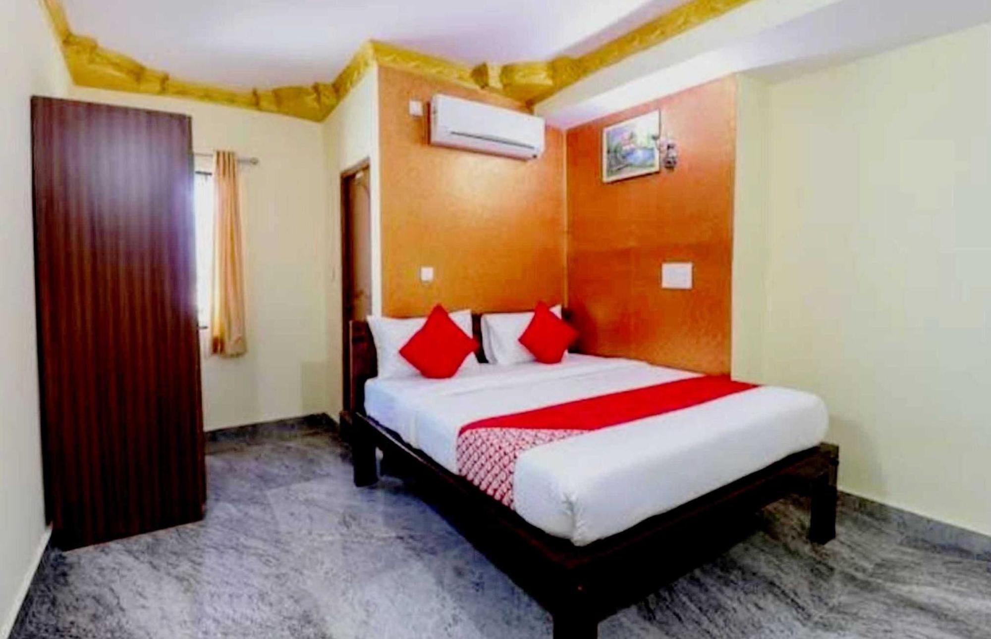 Hotel Collection O Emara Galaxy Executive Bangalore