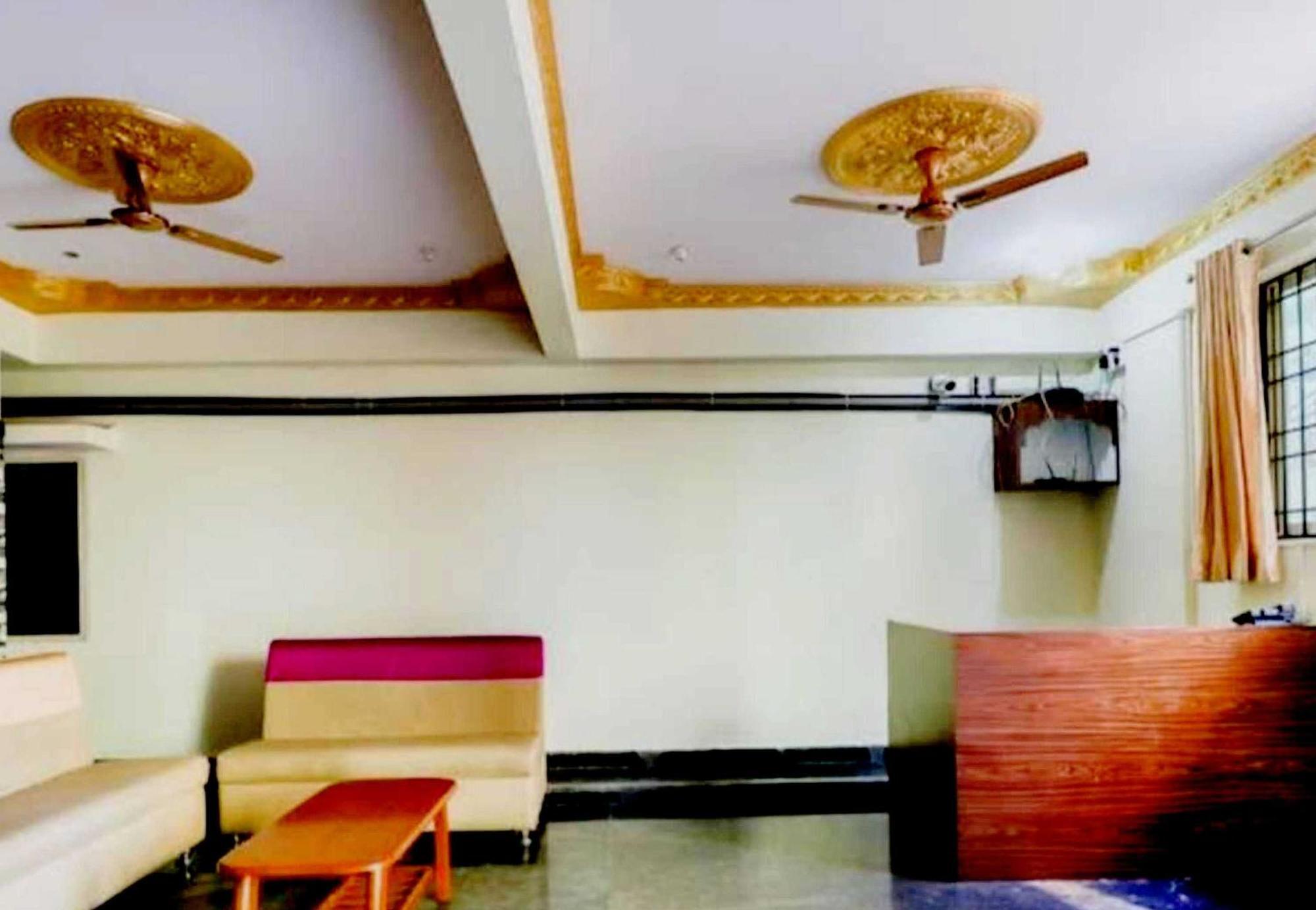 Collection O Emara Galaxy Executive 4* Bangalore