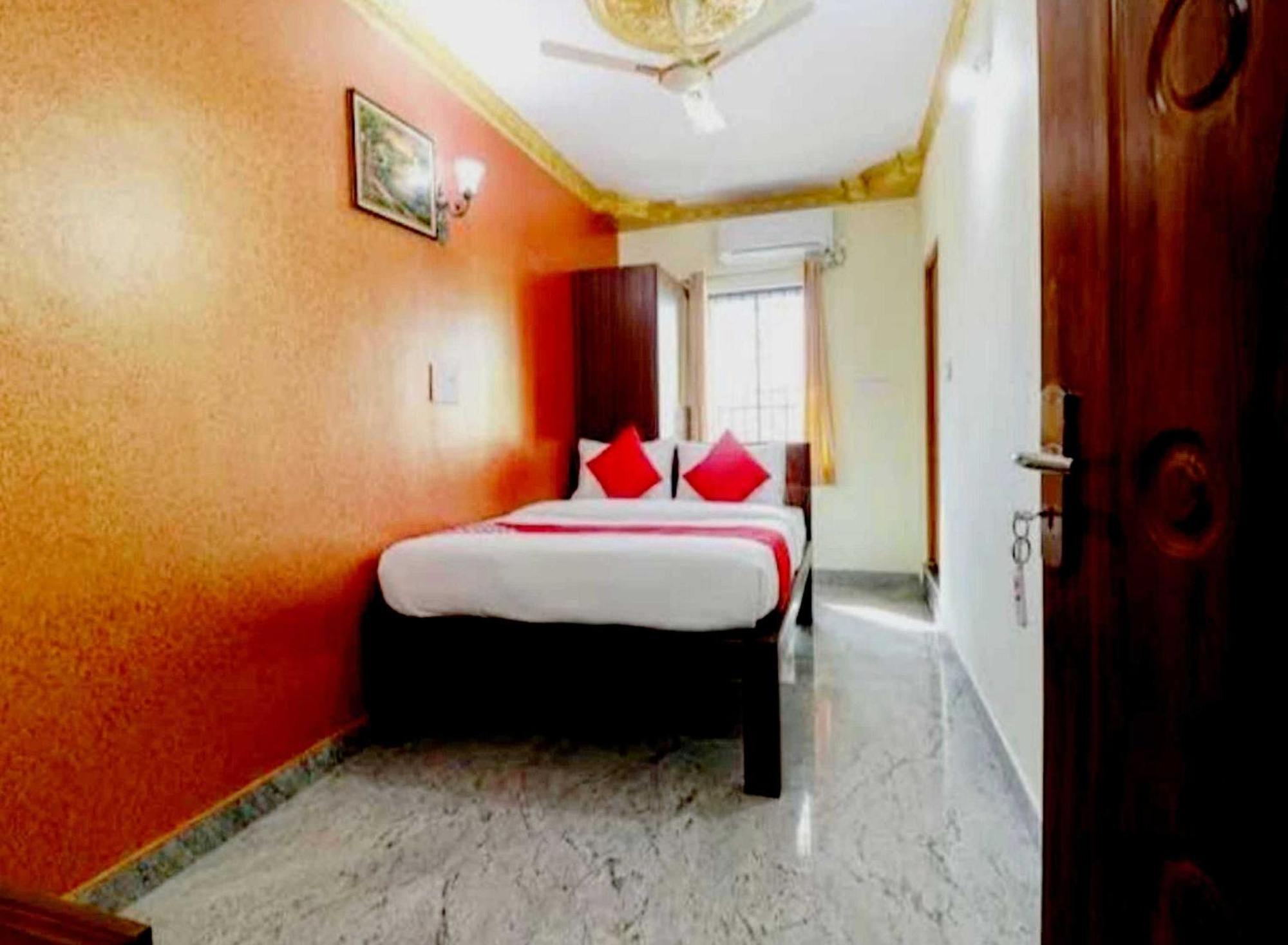 Collection O Emara Galaxy Executive Hotel