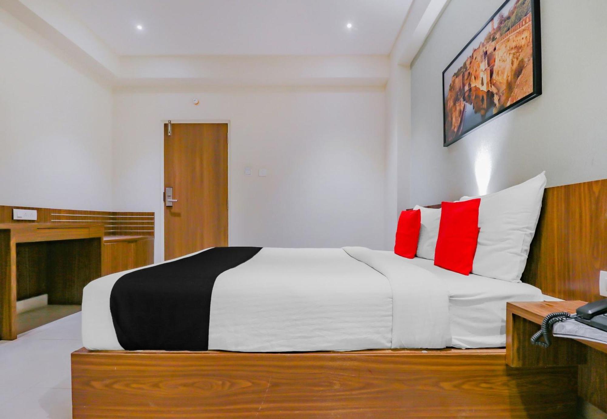 Hotel Capital O Royal Keys Near Brookfield Mall, Aecs Layout Bangalore