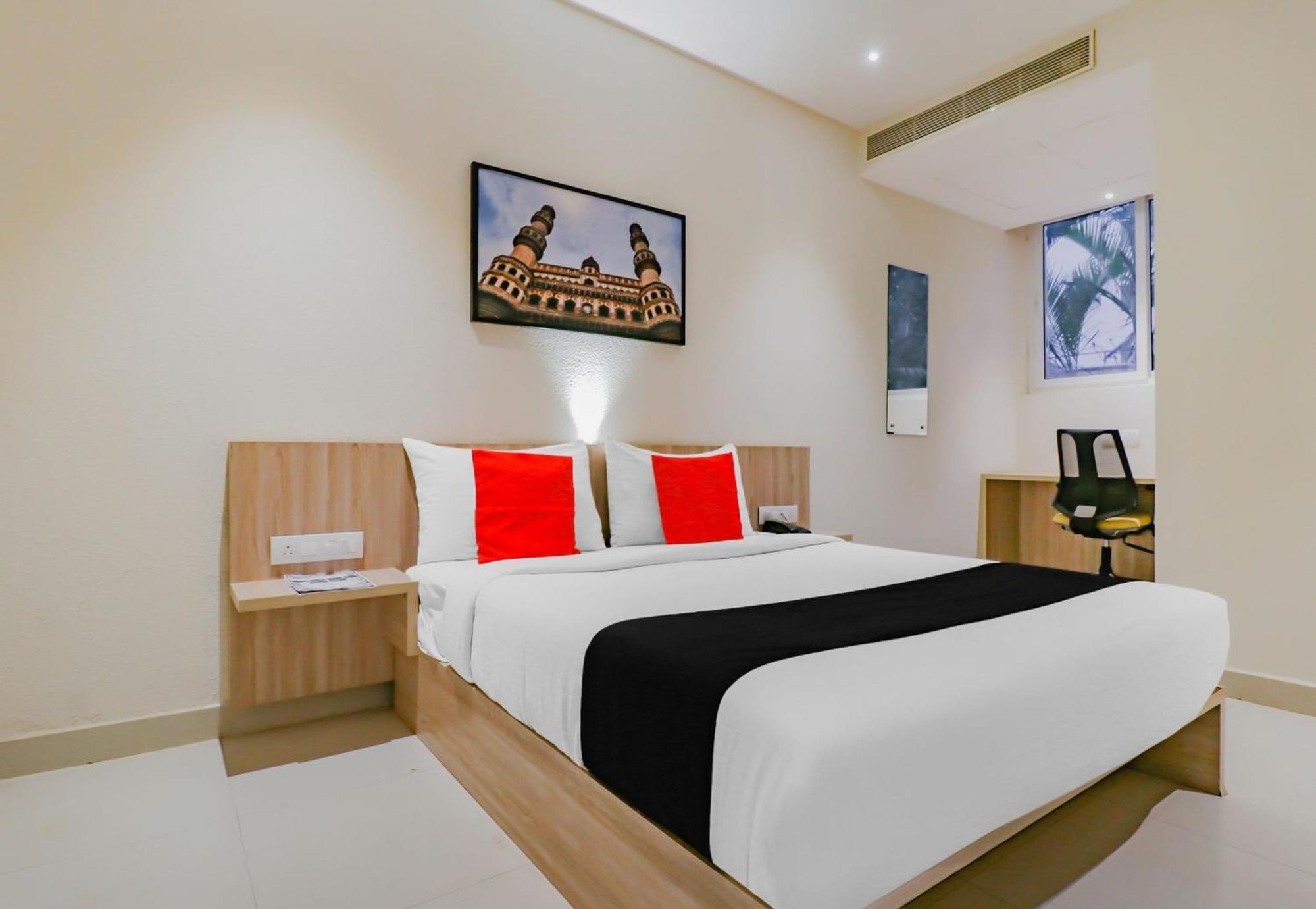 Capital O Royal Keys Near Brookfield Mall, Aecs Layout Hotel Bangalore