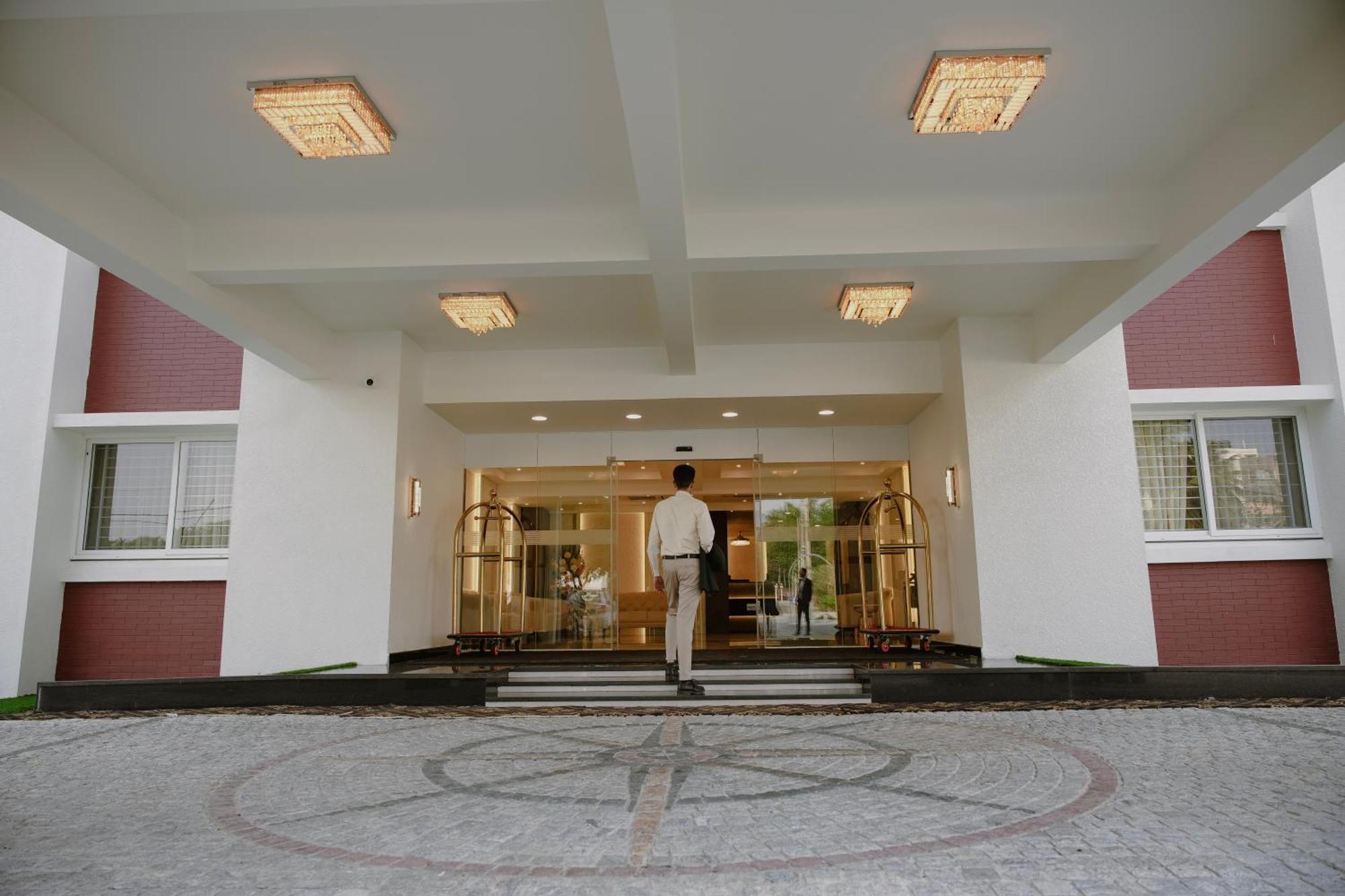 The King's Meadows Hotel *