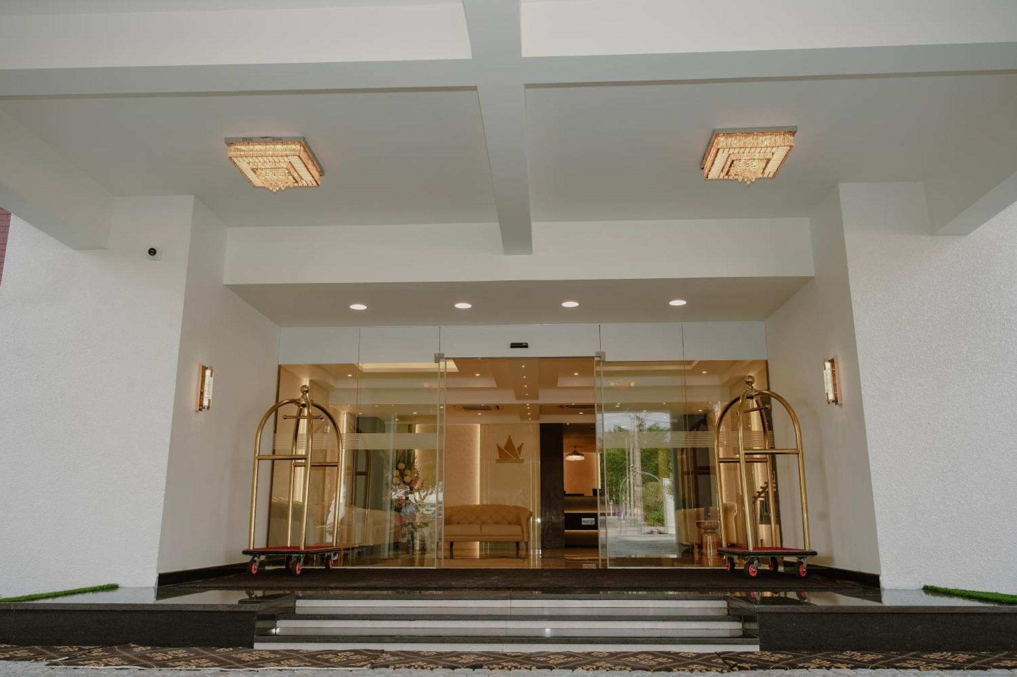 The King's Meadows Hotel *