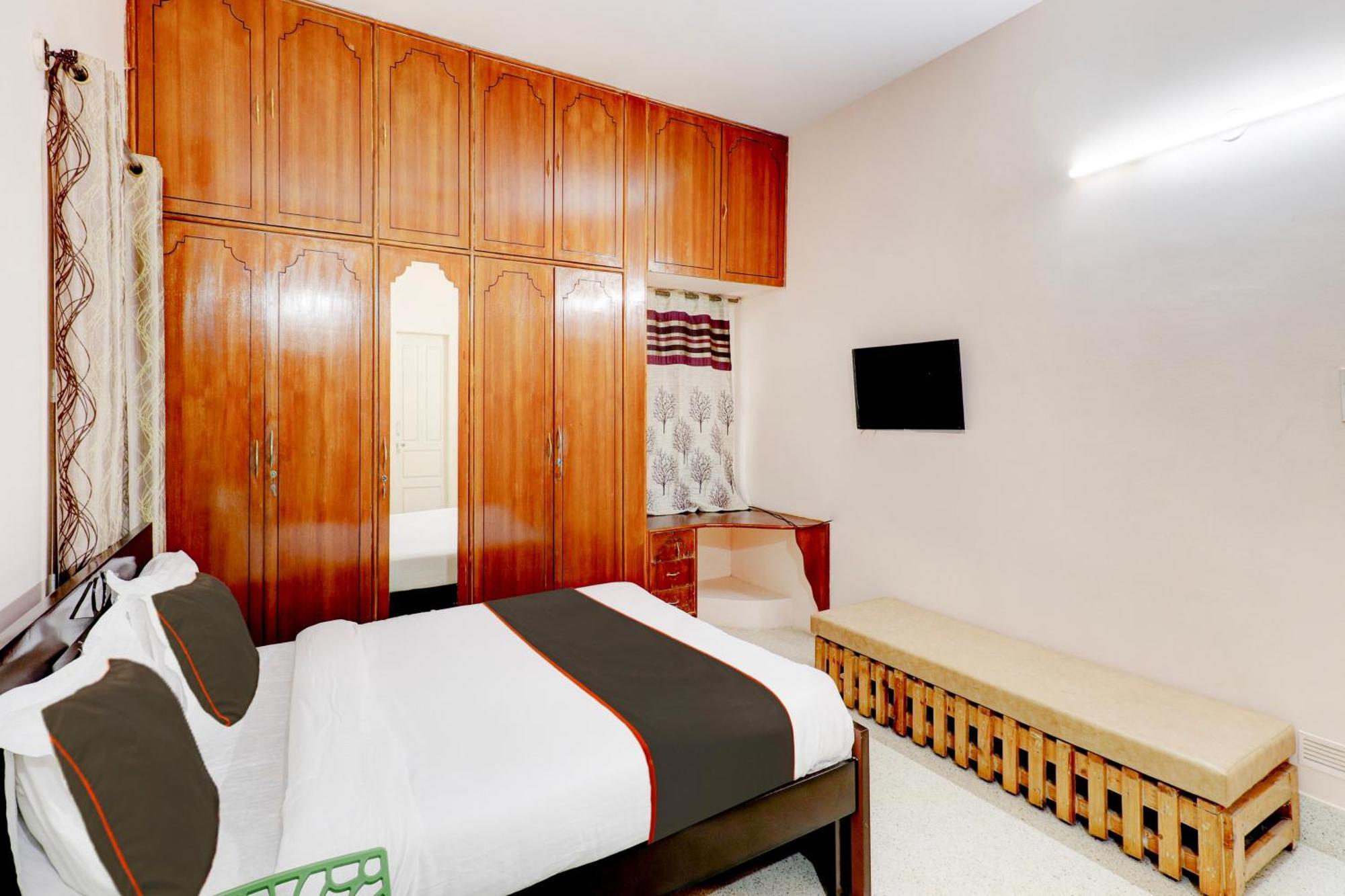 Hotel Collection O Rk Bangalore