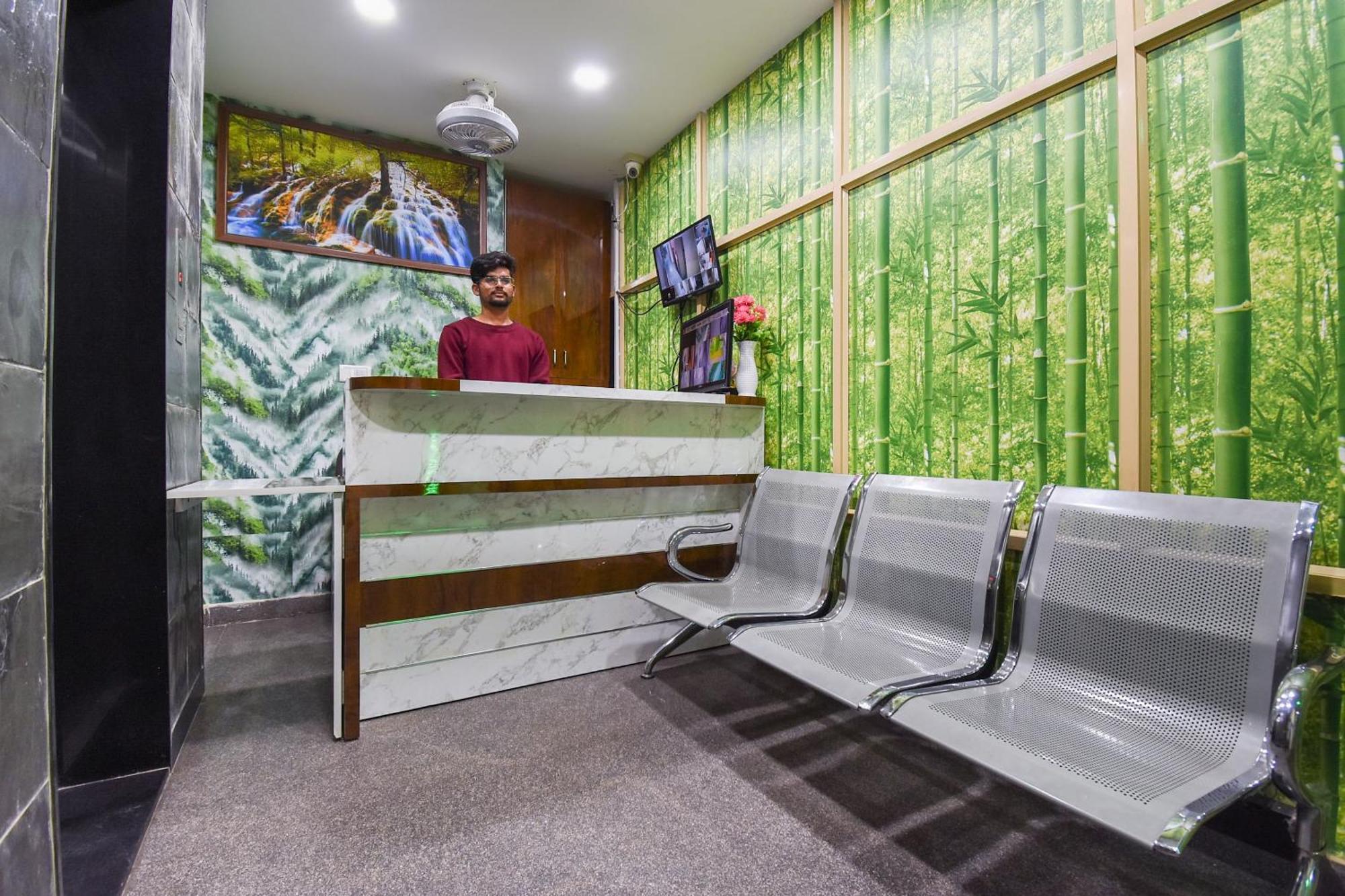 Hotel Oyo Balaji 3*