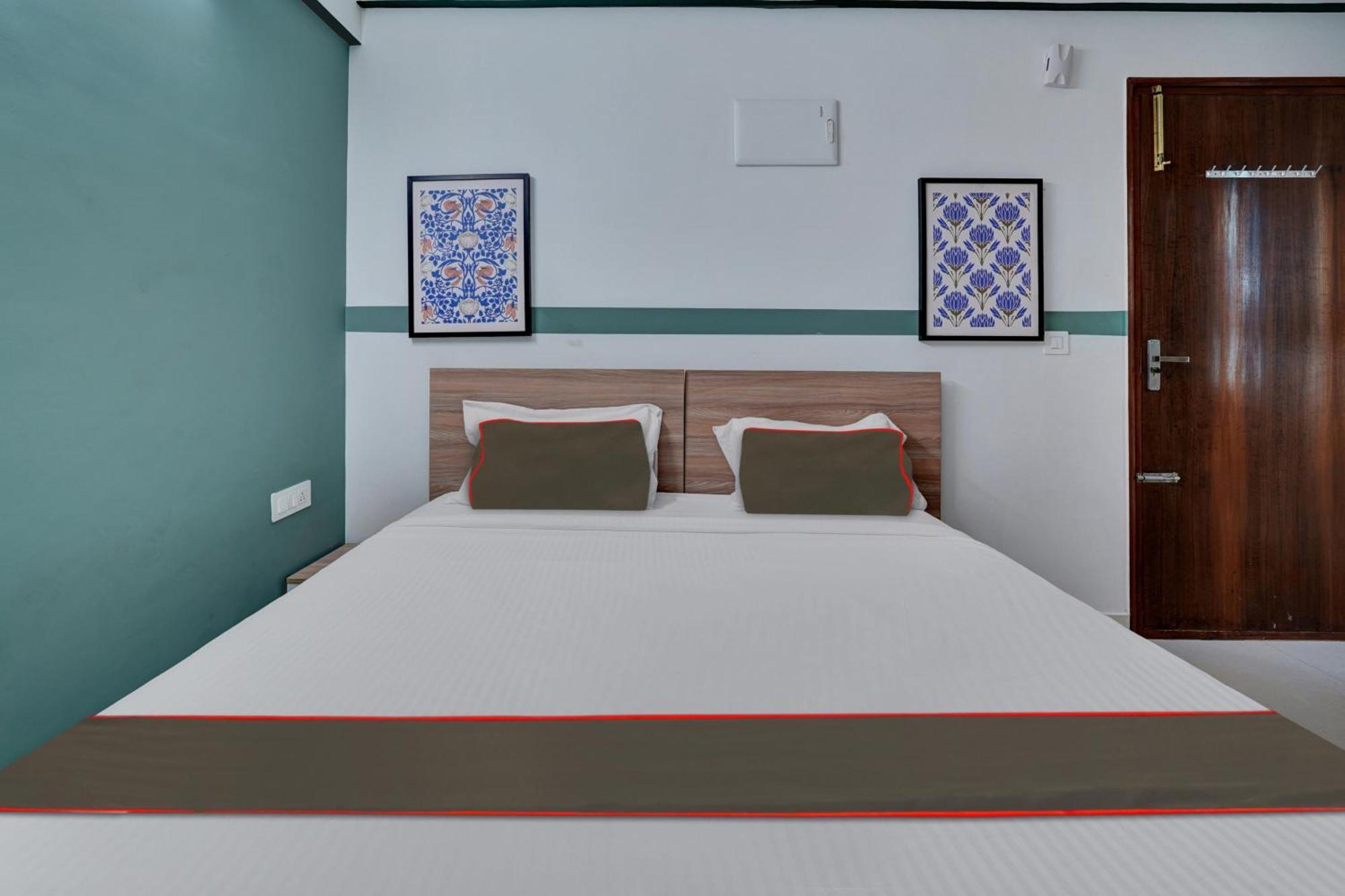 Hotel Super Oyo Collection O The Grand Budget Bangalore