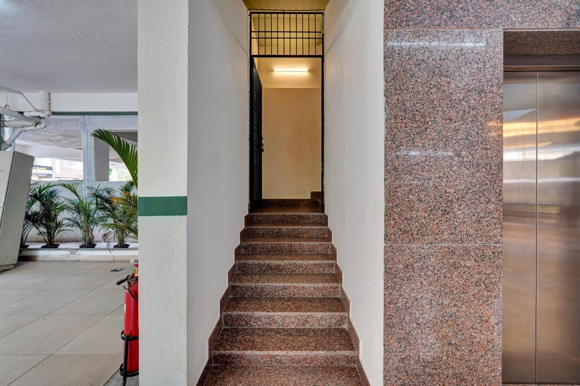 Super Oyo Collection O The Grand Budget 3* Bangalore