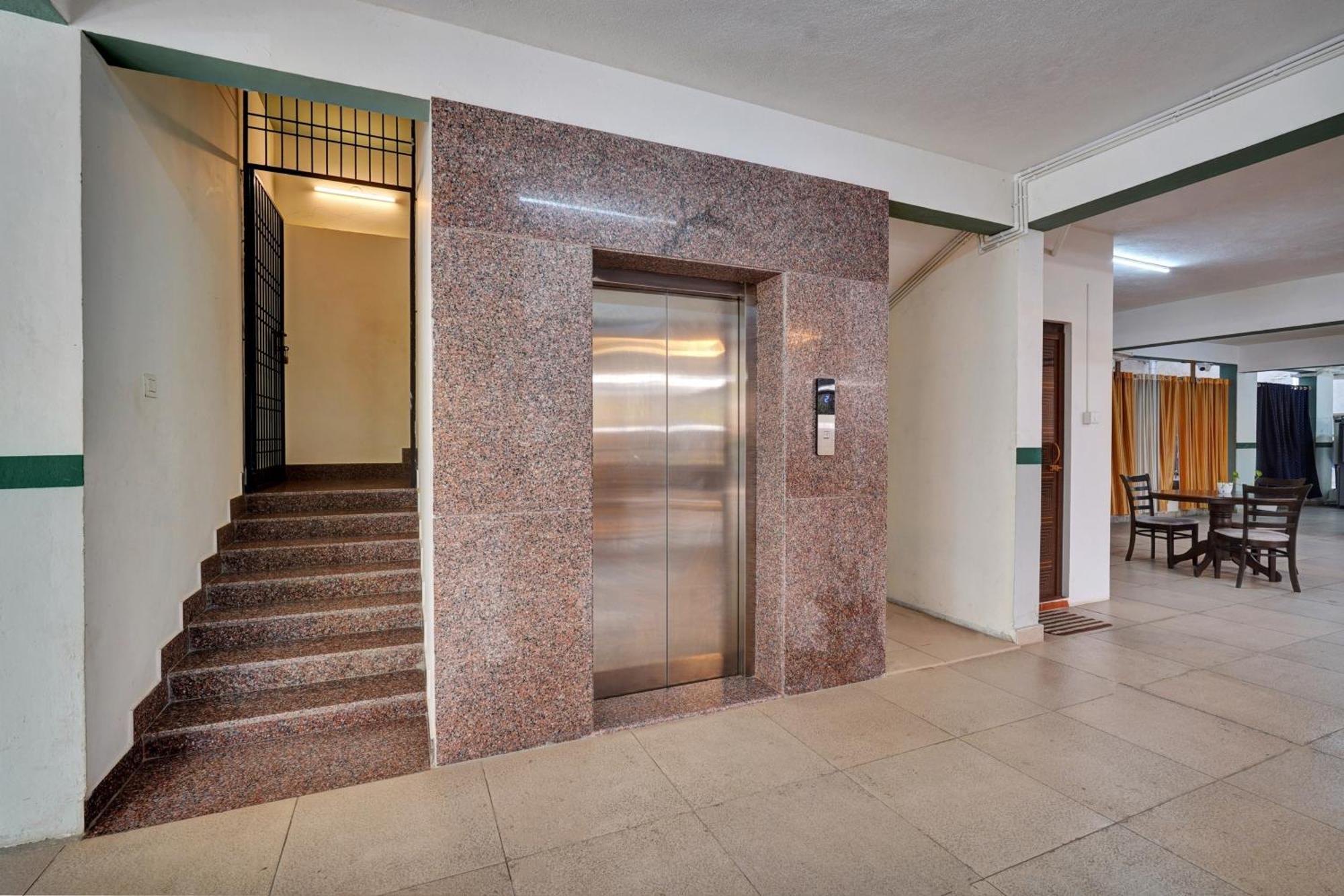 Hotel Super Oyo Collection O The Grand Budget Bangalore