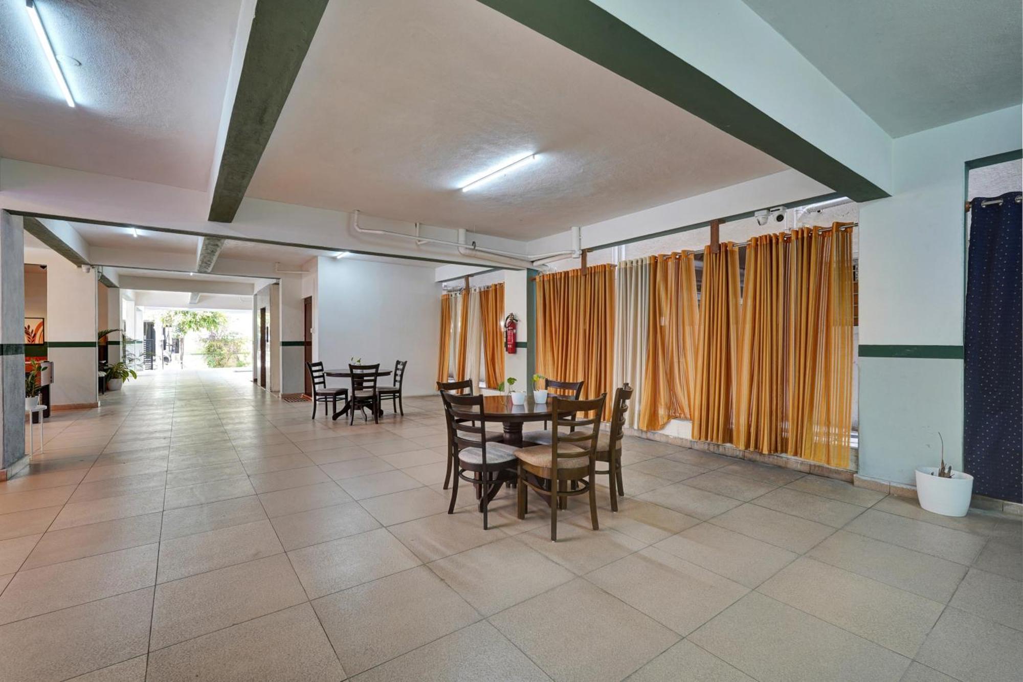 Hotel Super Oyo Collection O The Grand Budget