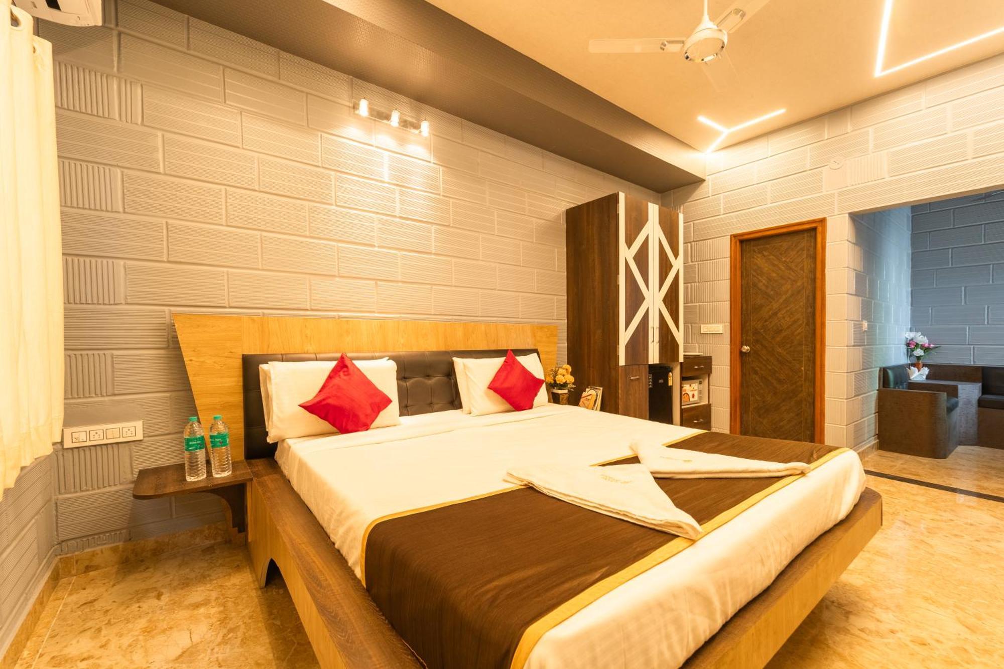 Seasons Suites-hbr