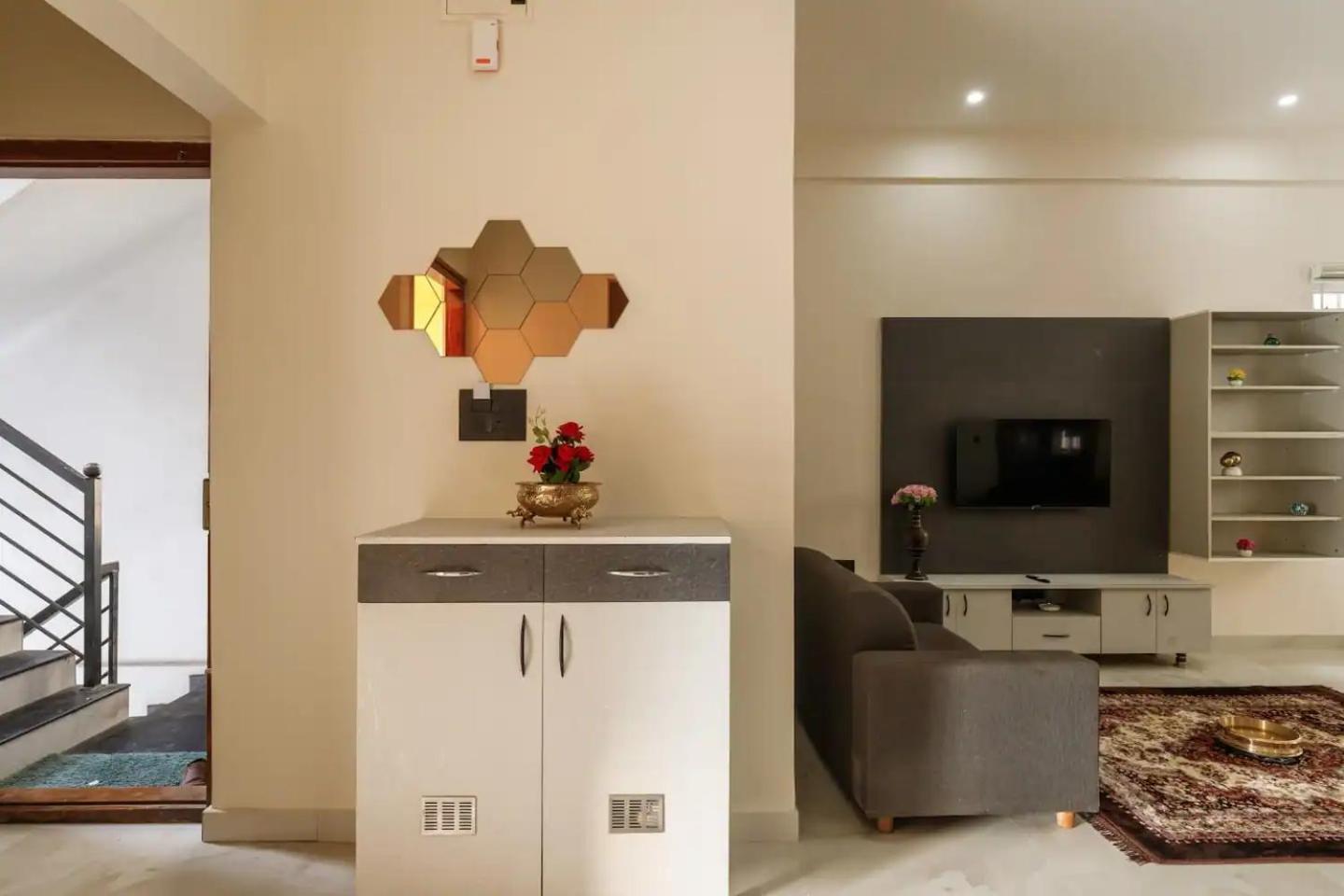 2 Bedroom Near Vijayanagar,