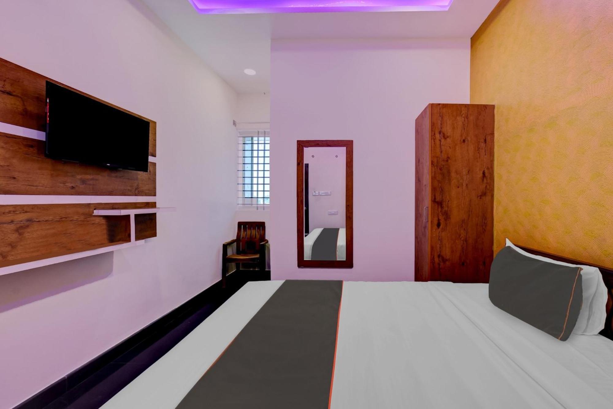 Hotel Collection O 81063 Day And Night Residency 3*