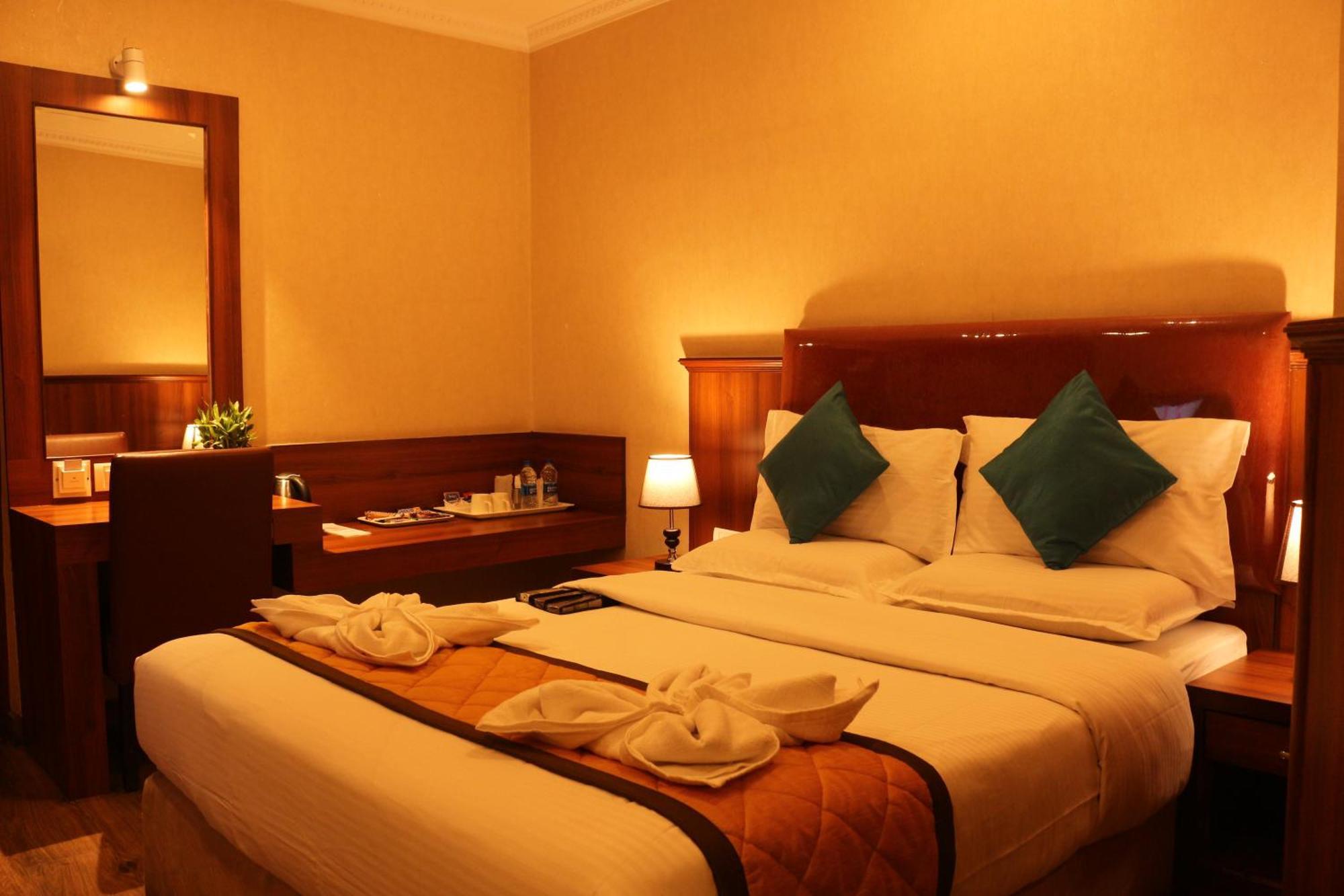 Noor Empire International Kormangala Hotel