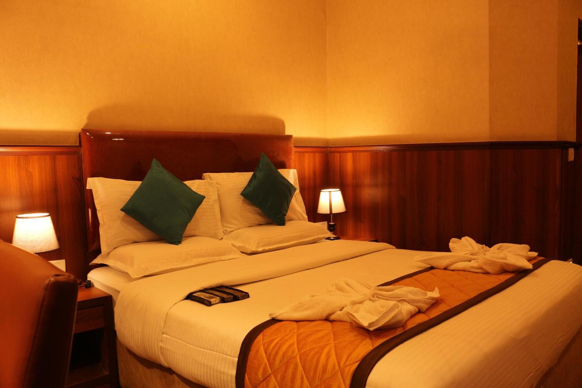Noor Empire International Kormangala Hotel