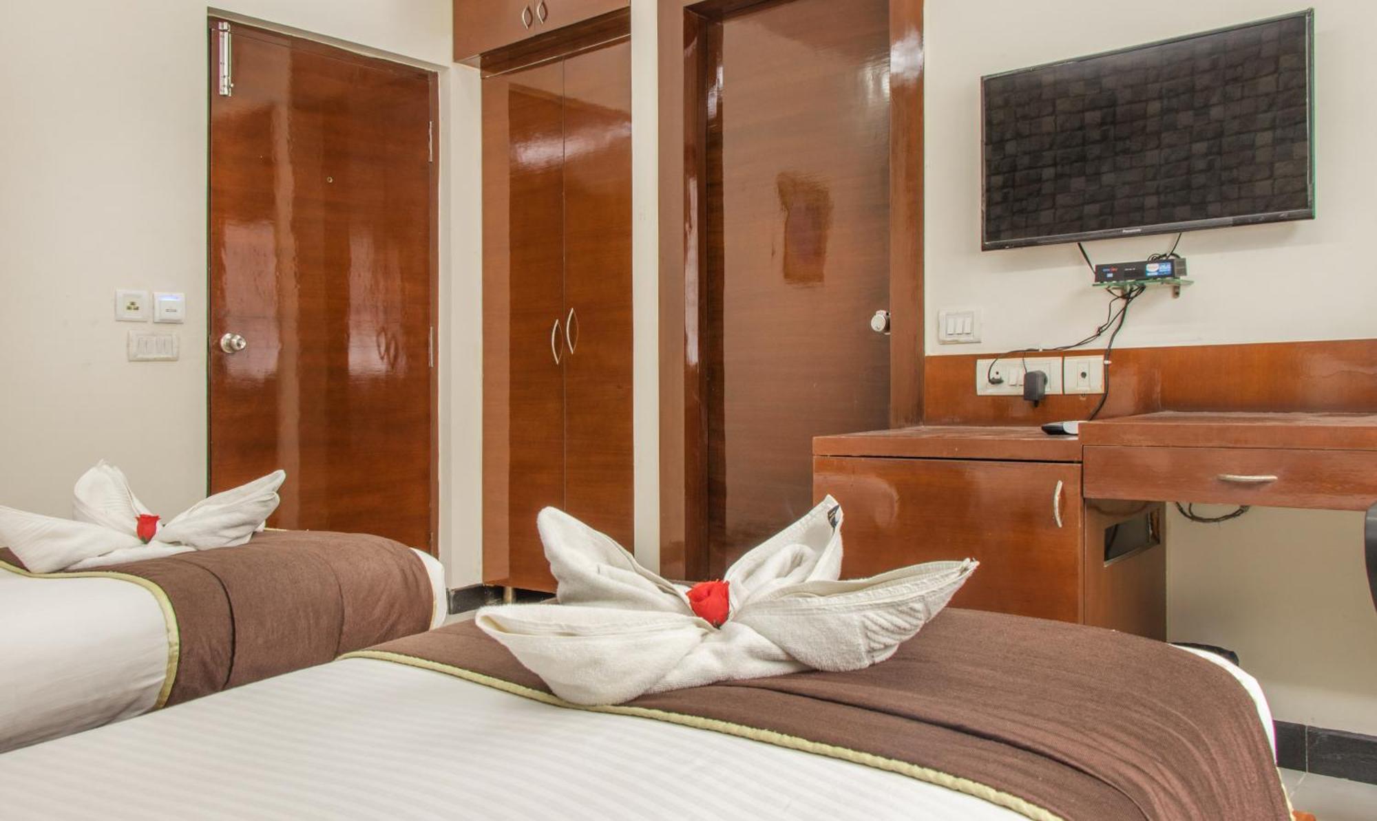 Hotel Athasri Infantry Road 3*
