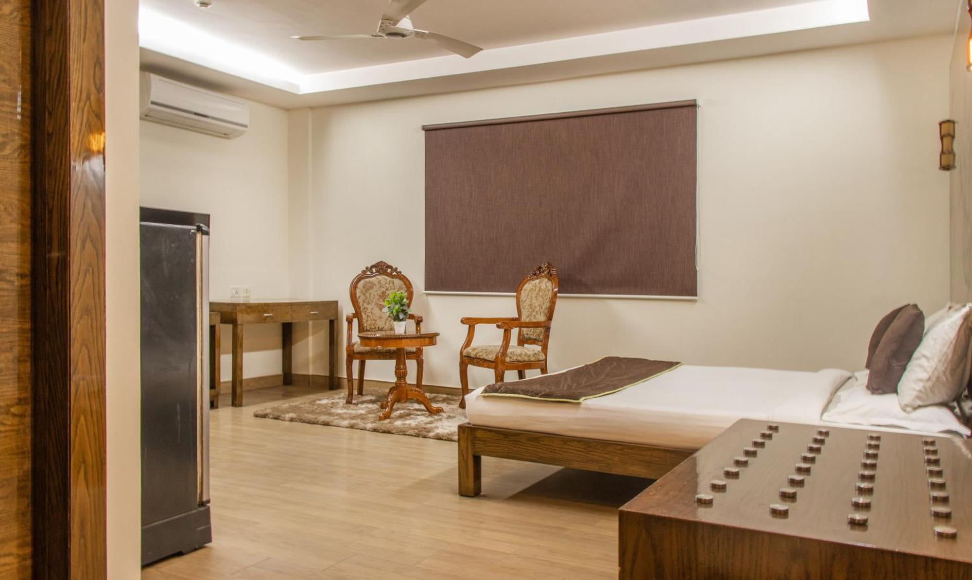 Hotel Athasri Infantry Road 3*