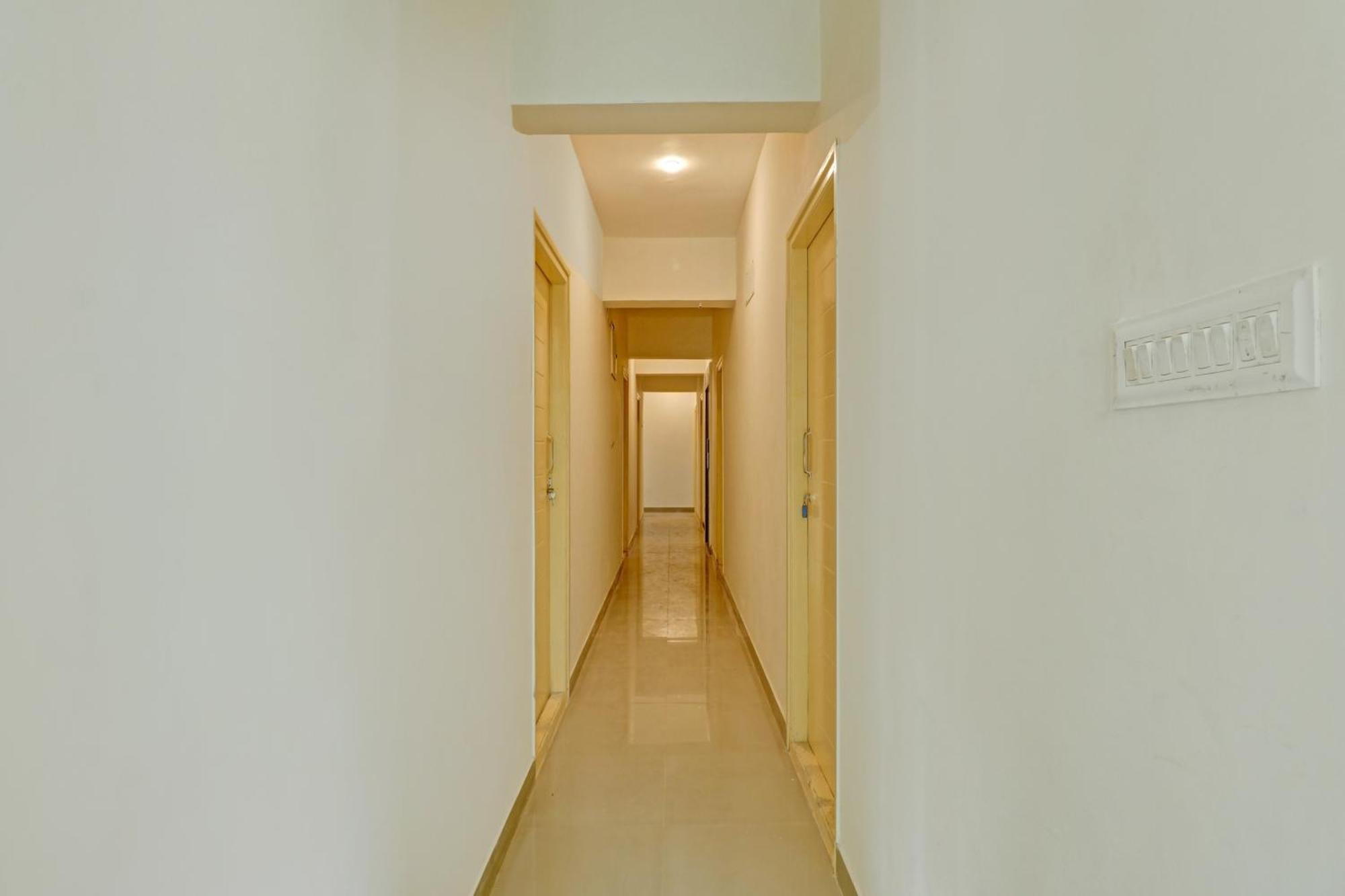 Spot On Helloworld Hsr Castle De Monte Bangalore