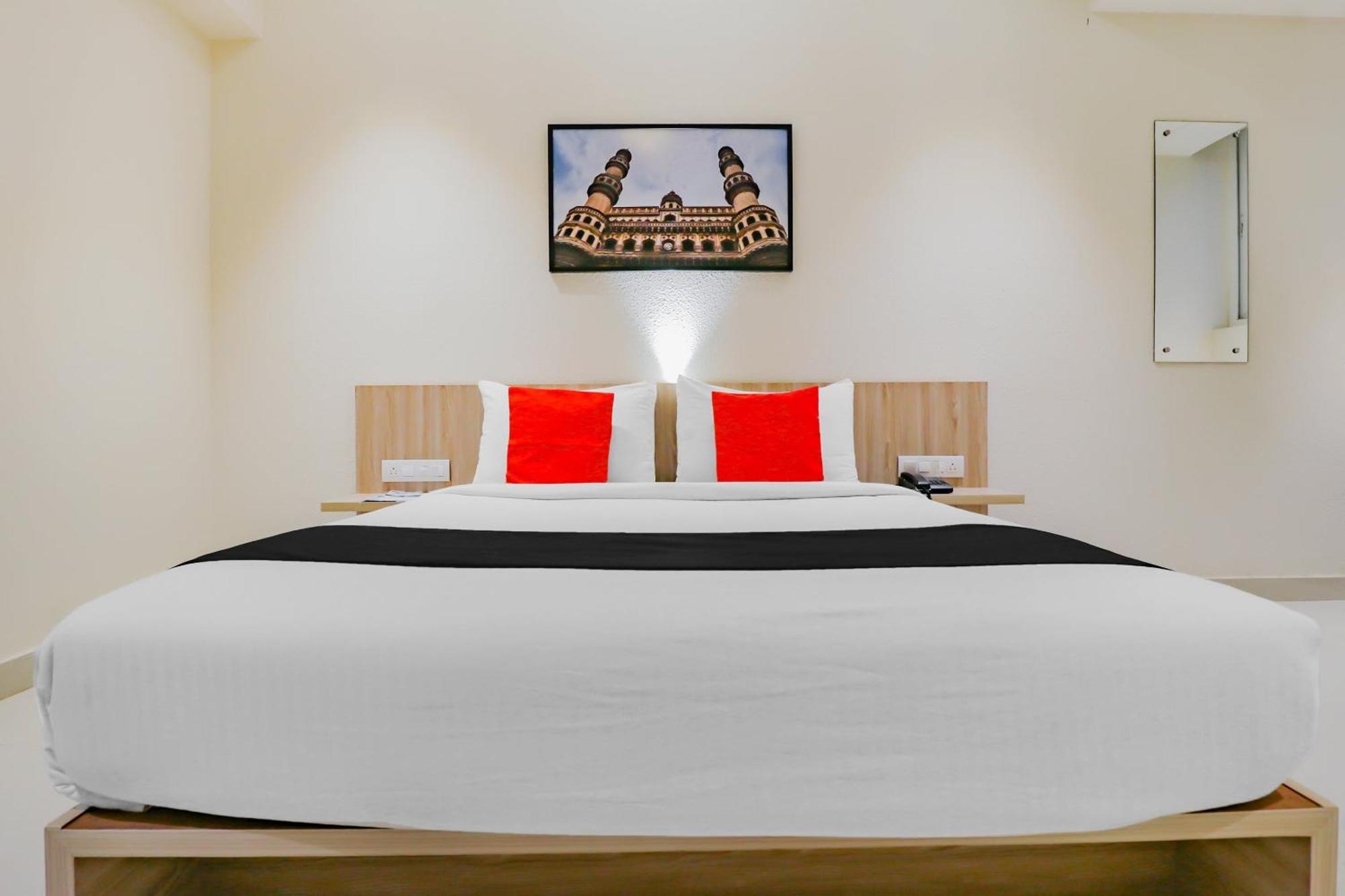 Hotel Capital O Royal Keys Near Brookfield Mall, Aecs Layout Bangalore